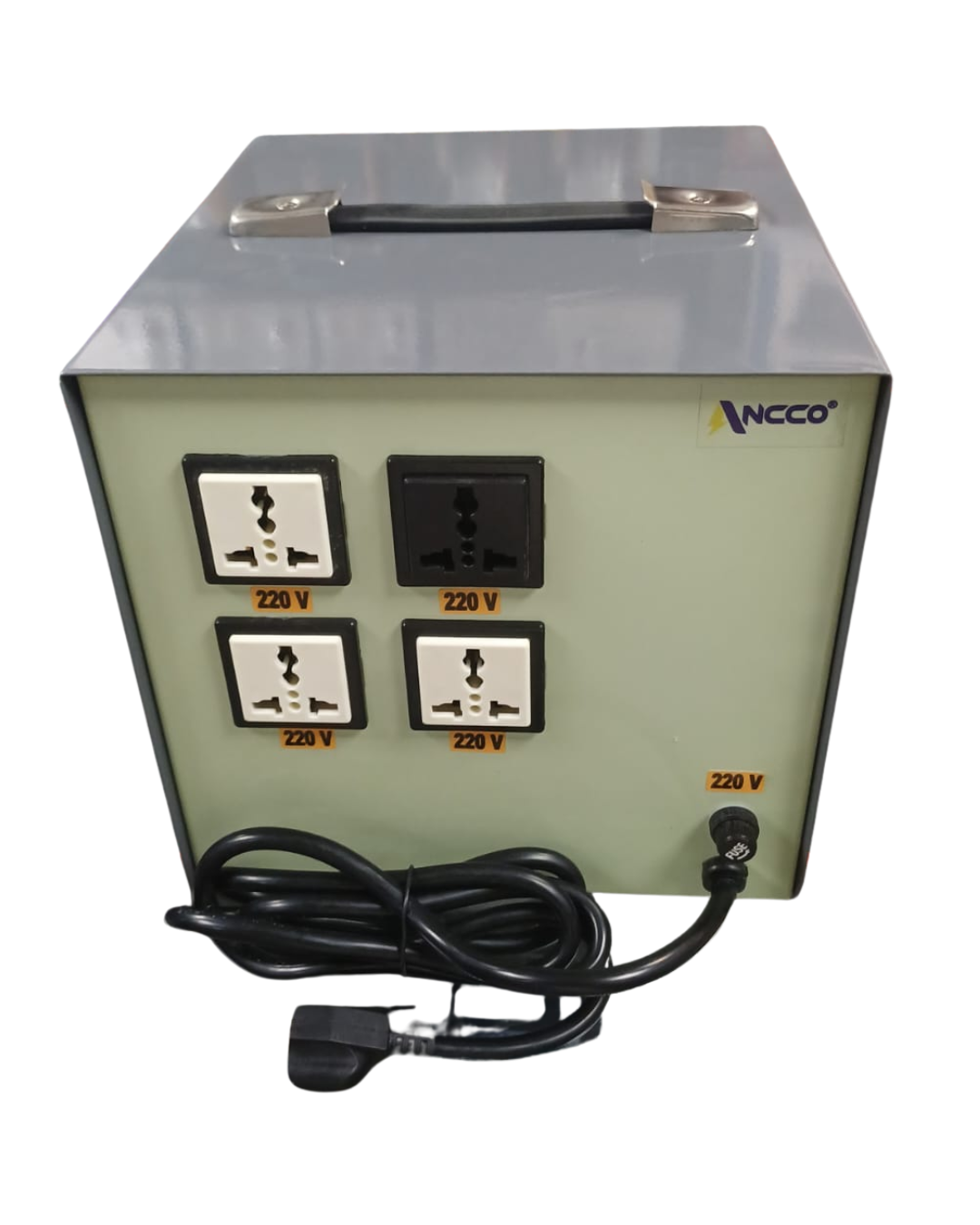 Estabilizador de Voltaje 3000W / 3000VA – 220V